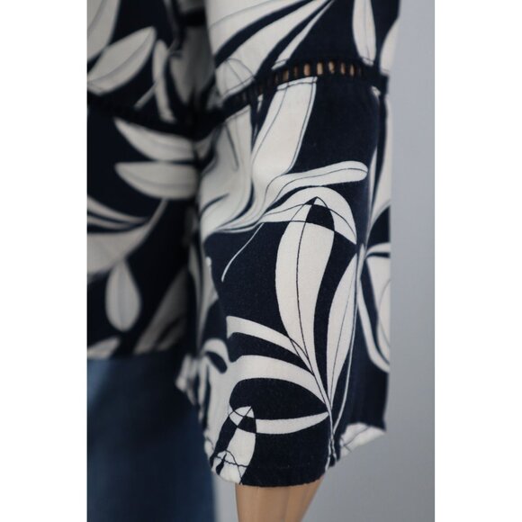 Crown & Ivy Women's Floral Print Blouse Black & White Rayon India Size S - Picture 4 of 10